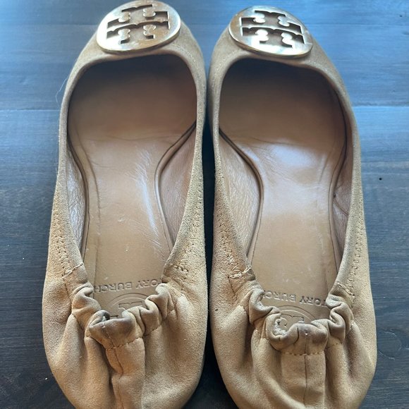 TORY BURCH Suede Tan Reva Flat size 8.5 GUC - Picture 3 of 9